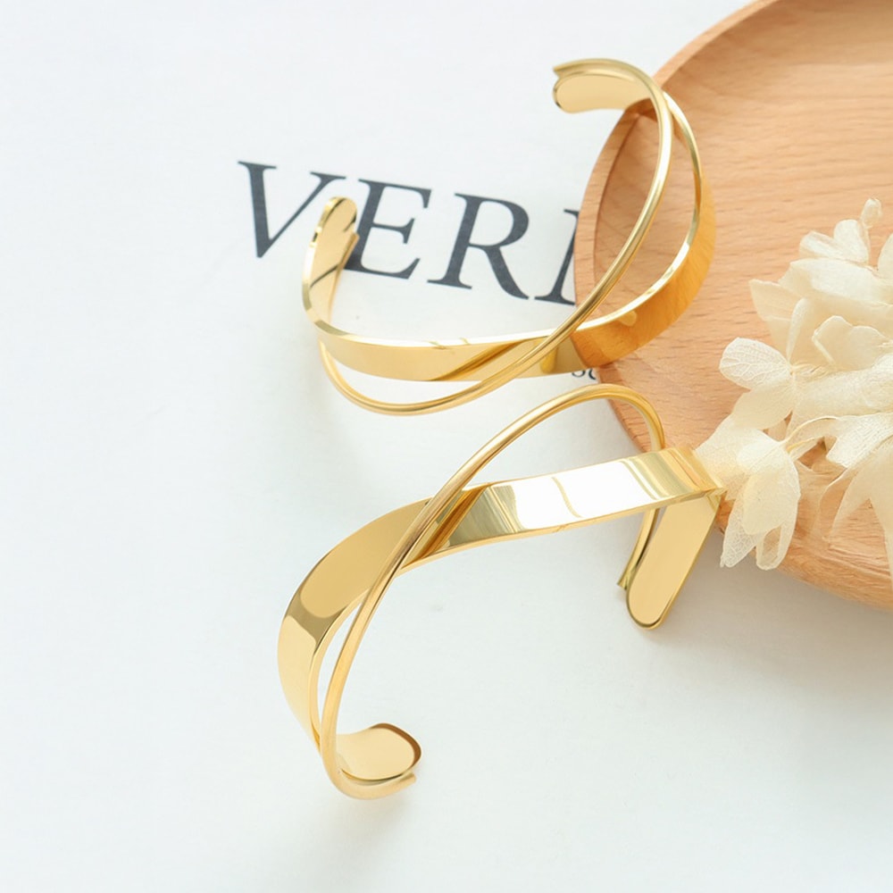 Wavy Crescent Bangle