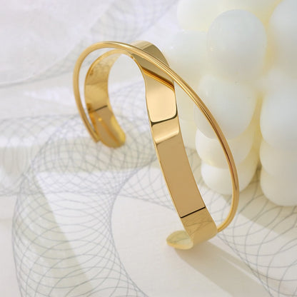 Wavy Crescent Bangle