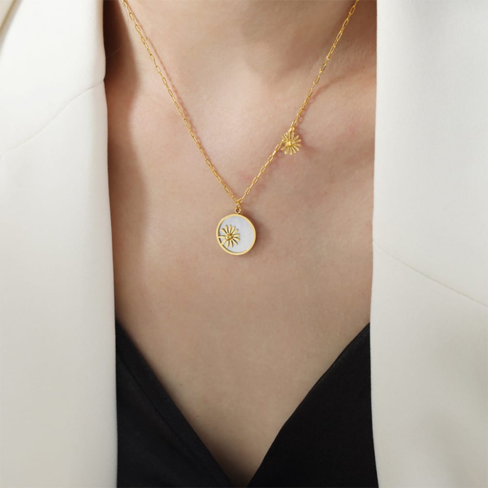 Solea Bloom Necklace